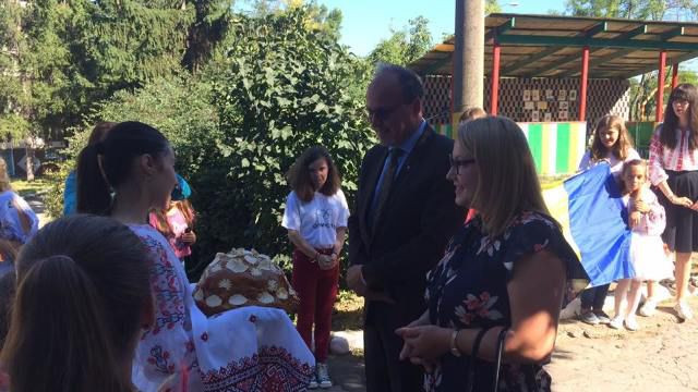 Посол Румынии посетил лагерь "Лучафэрул", находящийся в Вадул-луй-Водэ. Фото: radiochisinau.md.