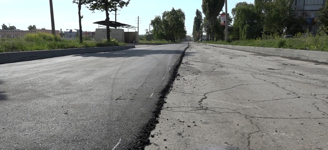 Бельцкую набережную «одевают» в асфальт.