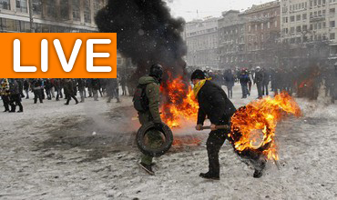 Митингующие отправились с "мирным наступлением" к Верховной Раде.  Фото: news.bigmir.net