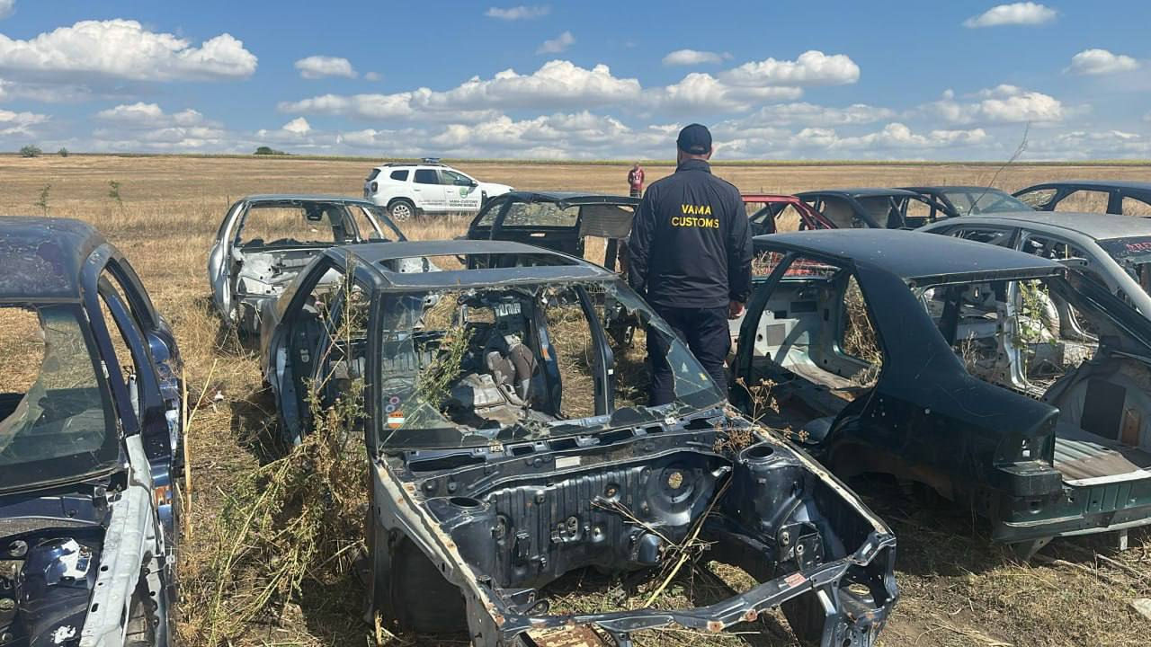În raionul Florești au fost depistate 14 automobile aflate ilegal în Republica Moldova.