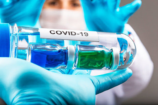 Ученый рассказал об исследованиях единой вакцины от гриппа и COVID-19.