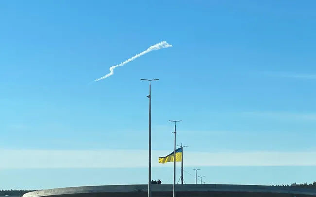 В небе над Киевом обнаружили и сбили воздушные шары.