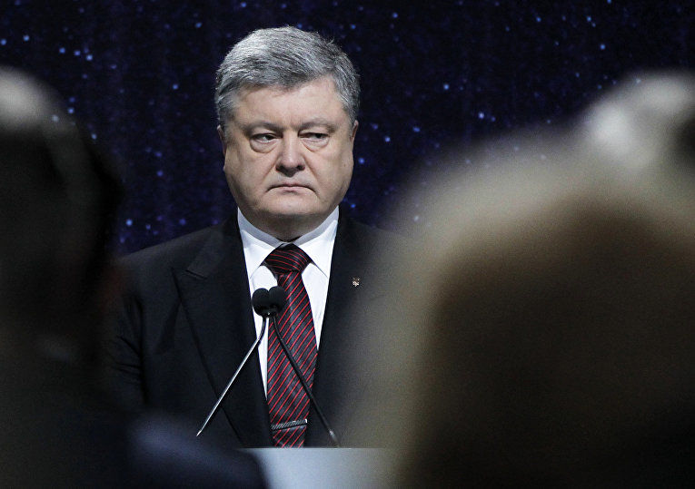 Порошенко созвал военный кабинет из-за событий в Азовском море.