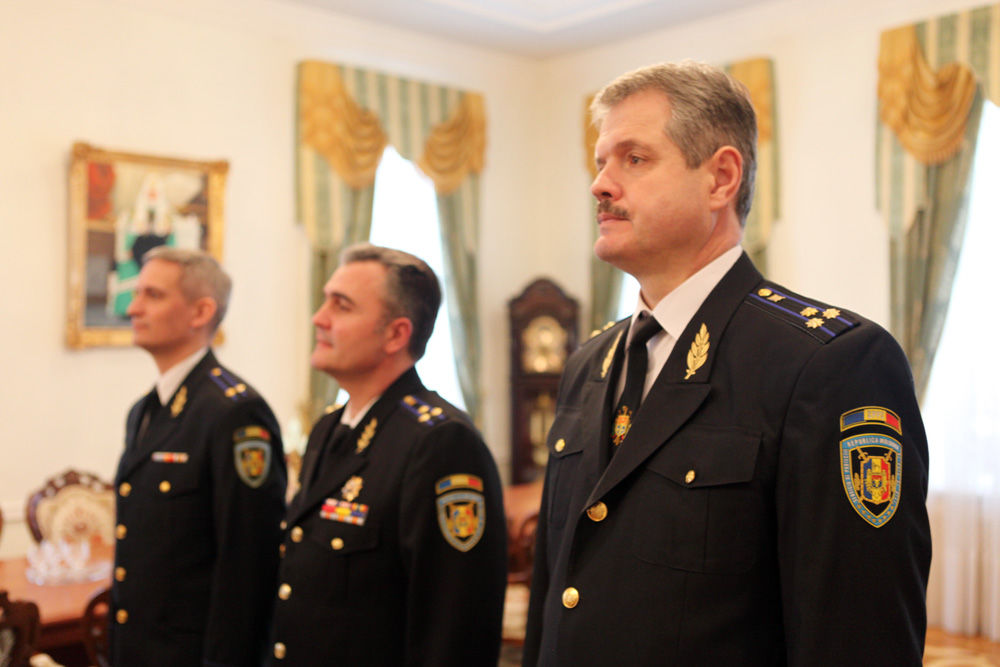 Angajații Serviciului de Protecție și Pază de Stat vor avea uniforme noi, după ce Guvernul a aprobat astăzi un proiect de hotărâre în acest sens.