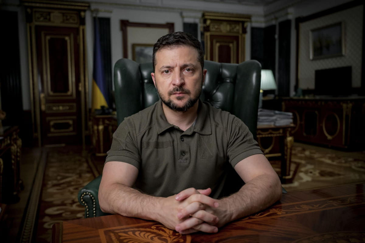 Зеленский о падении ракеты в Польше: На 100% не знаем, чья она.