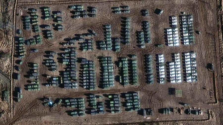 Россия снова сосредоточивает войска и военную технику на границе с Украиной.