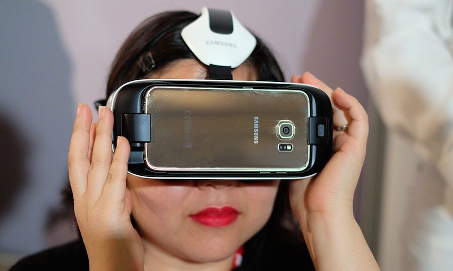 Smartphone-urile sunt amenințate cu dispariția de noile gadgeturi și tehnologiile care vor marca lumea IT în următorii 10-20 de ani. 