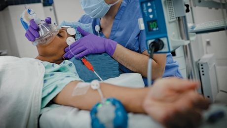 Пенсионер находится в реанимации. Фото: gehealthcare.com