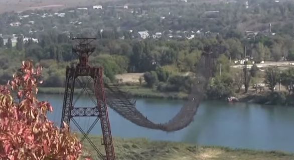 Amintim că pe 18 septembrie s-a desfășurat prima etată în procesul de demontare a telefericului industrial avariat.