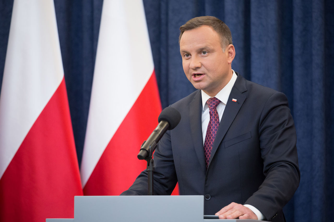 Дуда призвал усиливать давление на РФ, потому что ее агрессия угрожает также климату.