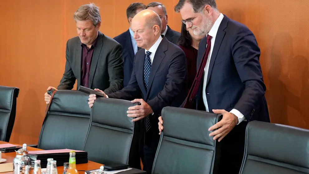 Guvernul german cumpără scaune cu 4.091 de euro.