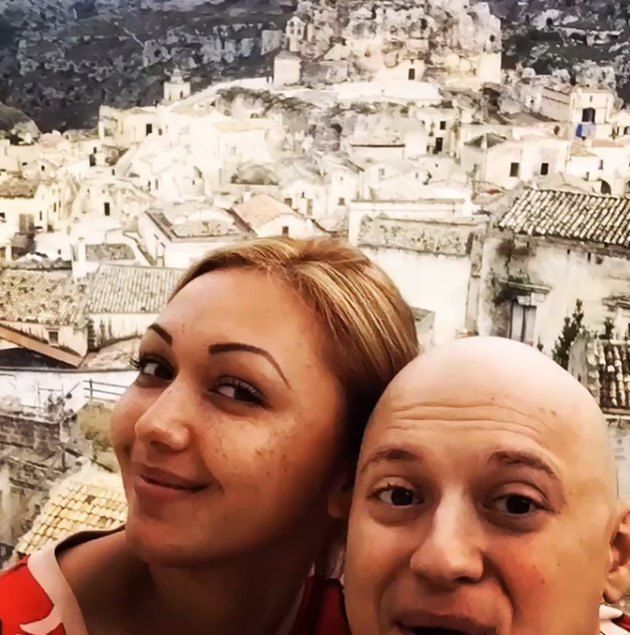 Актер и его невеста Диана Очилова путешествуют по Европе.