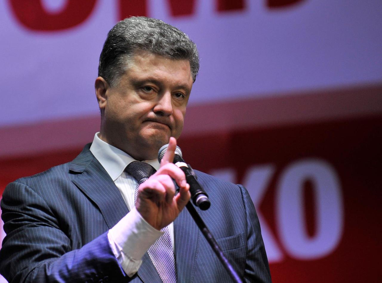 Президент Петр Порошенко сообщил, что ему безразлично, что думает президент России Владимир Путин об Украине.
