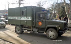 Şoferul maşinii susţine că girofarul camionului nu era inclus, atunci când a intrat în intersecţie. Foto: jurnaldenavetist.blogspot.com