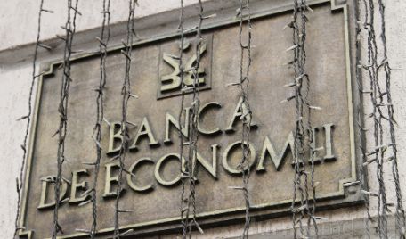 Comisia internaţională anunţată ieri de premierul Iurie Leancă trebuia instituită încă în 2011, atunci când banca era ţinta raiderilor.