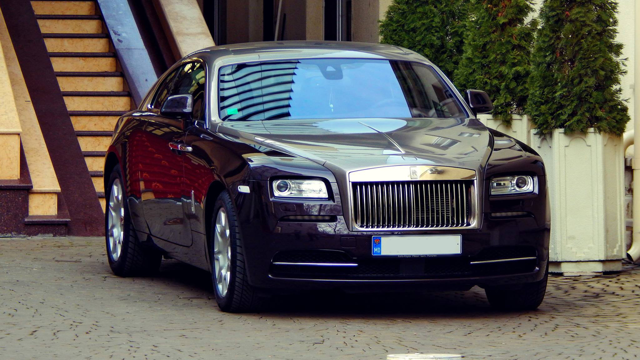 На улицах Кишинёва замечен Rolls-Royce Wraith за 300 000 евро