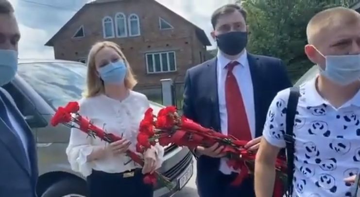 На Украине националисты устроили провокацию против российских дипломатов.