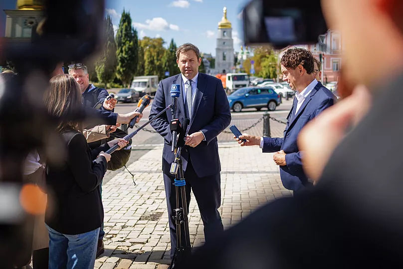 Берлин обещает Киеву 9 млрд евро ежегодно.