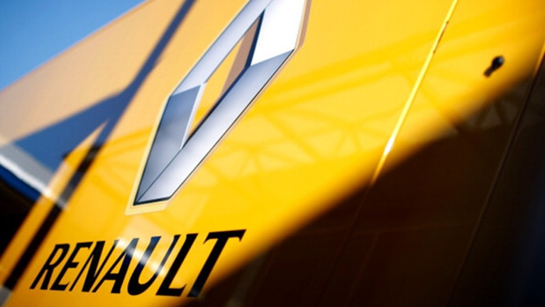 Рабочие завода Renault взяли в заложники топ-менеджеров и объявили забастовку.