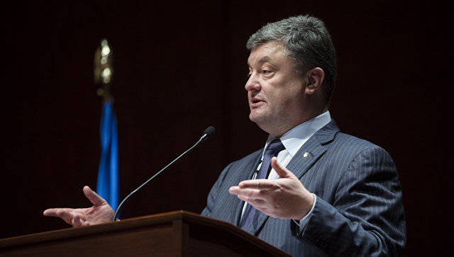 Порошенко предложил лишить крымчан украинского гражданства.