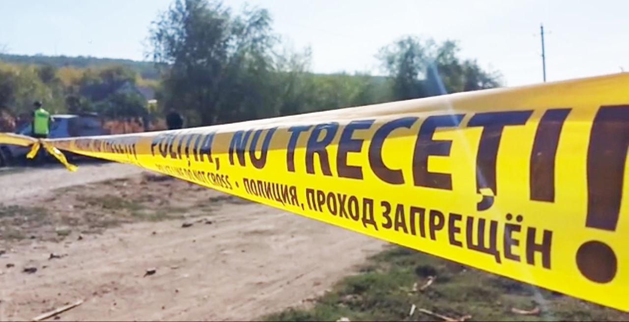 В озере Хырбовец нашли обломки ракеты, саперы подорвали взрывчатую часть.