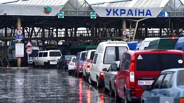 70 гражданам Молдовы разрешили продолжить путь домой.