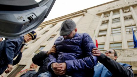 Задержанных ждет суд.