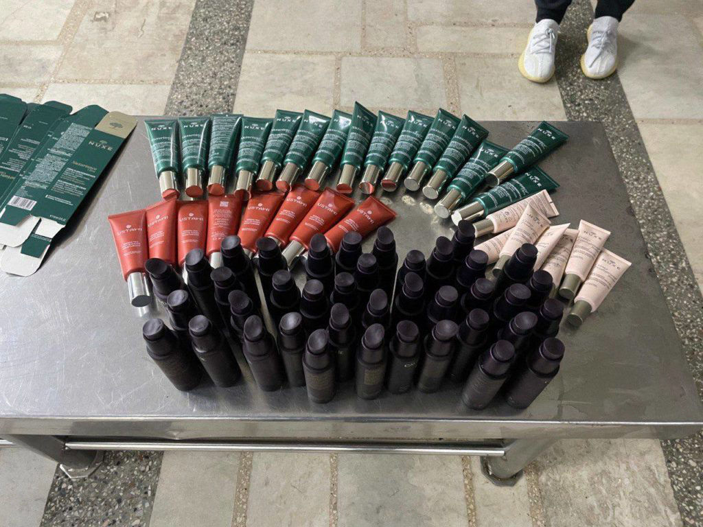 Гражданку Украины задержали на КПП "Леушены" с контрабандой косметики.