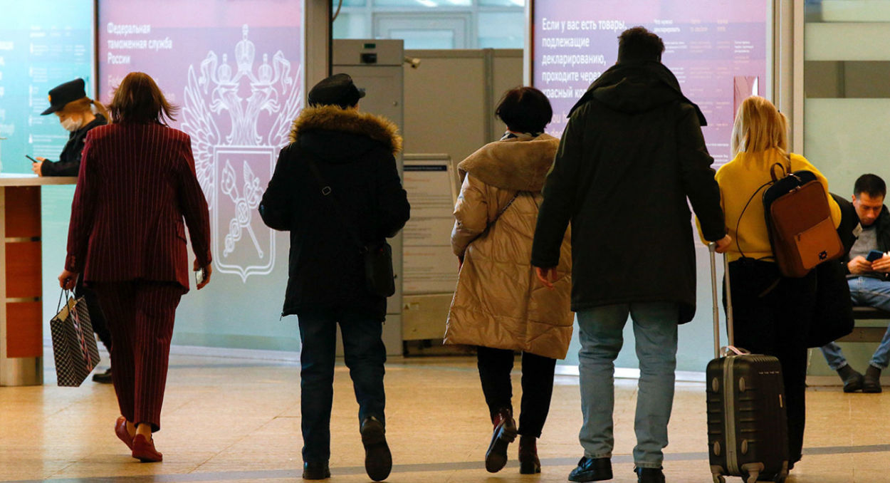 Въезжающих в Россию иностранцев обяжут подписывать соглашение о лояльности.