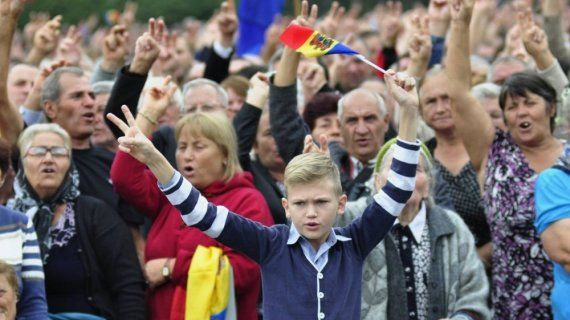 Принята резолюция протеста, призывающая к проведению всеобщей забастовки и формирование Правительства народного доверия. Фото: newsmaker.md