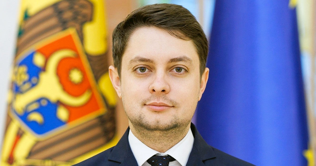 Захаров уходит в отставку с поста пресс-секретаря Санду.