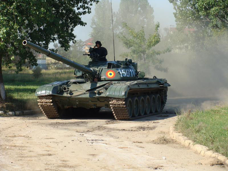 СМИ: Румыния передаст Украине 28 подержанных танков T-72.