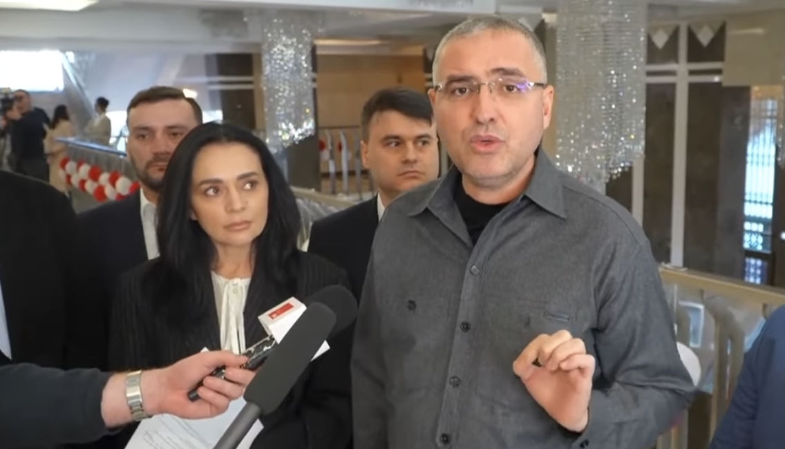 Усатый - Санду: Оппозиция потребовала отделить Хебеля Ху**беля от других кандидатов.