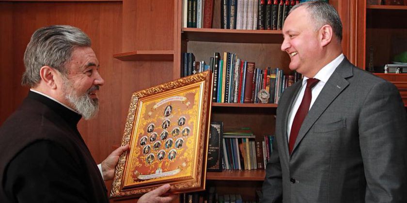 Dodon s-a întâlnit cu episcopul care l-a susținut la alegerile prezidențiale. Foto: ZdG