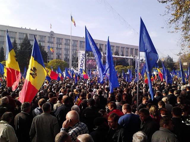 Actiunea nu a fost organizata de institutiile statului, ci de trei partide politice.