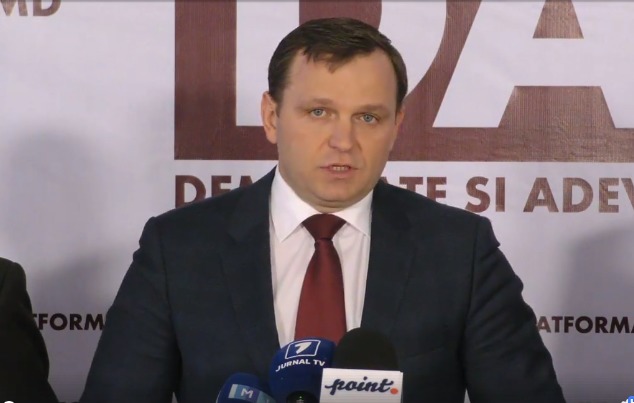 Нэстасе сообщил, что в настоящее время обсуждает с другими правыми партиями, включая ПДС, вопрос получения их поддержки.