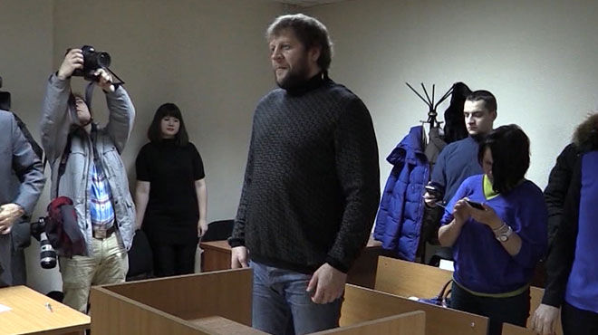 Александр Емельяненко получил 4,5 года колонии за изнасилование