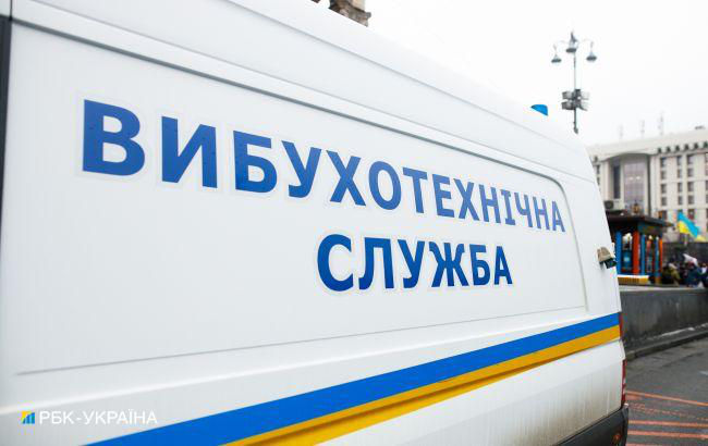 В Чернигове и Одессе ищут взрывчатку в торговых центрах.