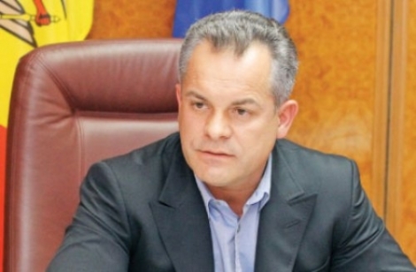 Mai mult, Plahotniuc nu vede relevant şi faptul că de vreme ce PLDM a denunţat Acordul AIE, Vlad Filat să rămînă prim-ministru.