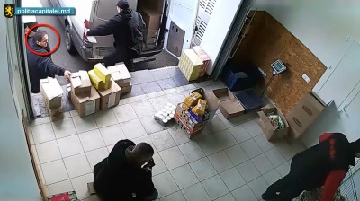 Cursul actual al leului reprezintă efectul implicit al situaţiei de la Banca de Economii. O spune fostul ministru al Finanţelor, Veaceslav Negruţa.