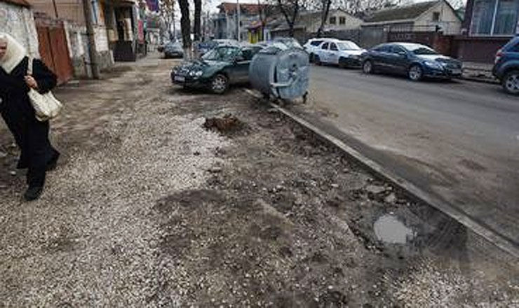 Киртоакэ: Машины будут парковаться «одним колесом на тротуаре, а другим на проезжей части».