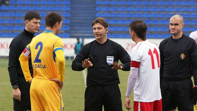 Сергей Деренов пожизненно отстранен от судейской работы.