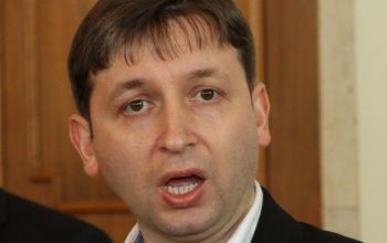 Депутат партии коммунистов Артур Решетников.