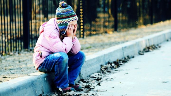O fetiţă de şase ani a dispărut, după ce mama sa a lăsat-o să meargă singură la grădiniță. Foto: ziarelive.ro