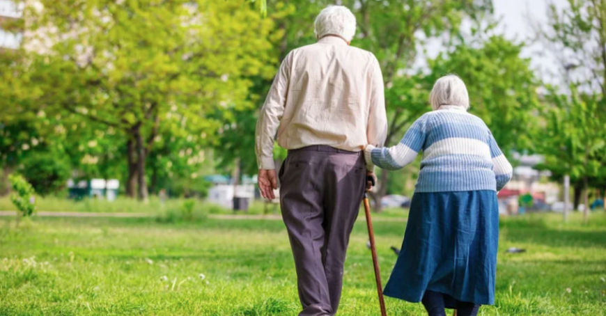 В Комрате пенсионерам старше 80 лет раздали продуктовые наборы