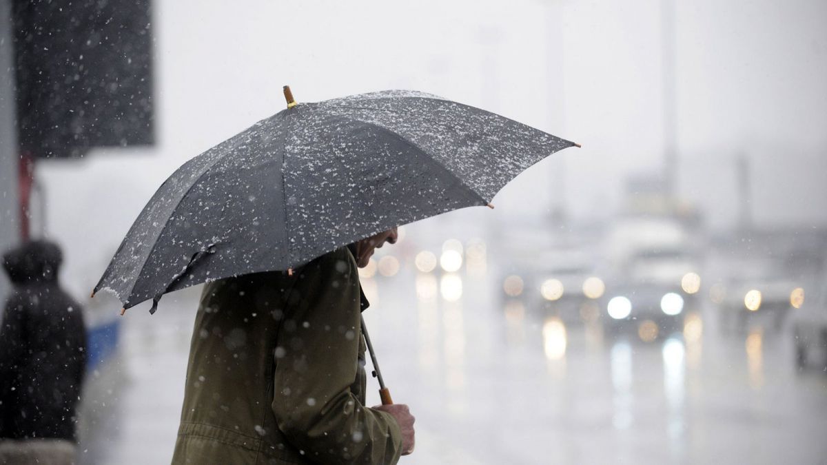 Vremea se răcește brusc. Săptămâna viitoare vor cădea primii fulgi