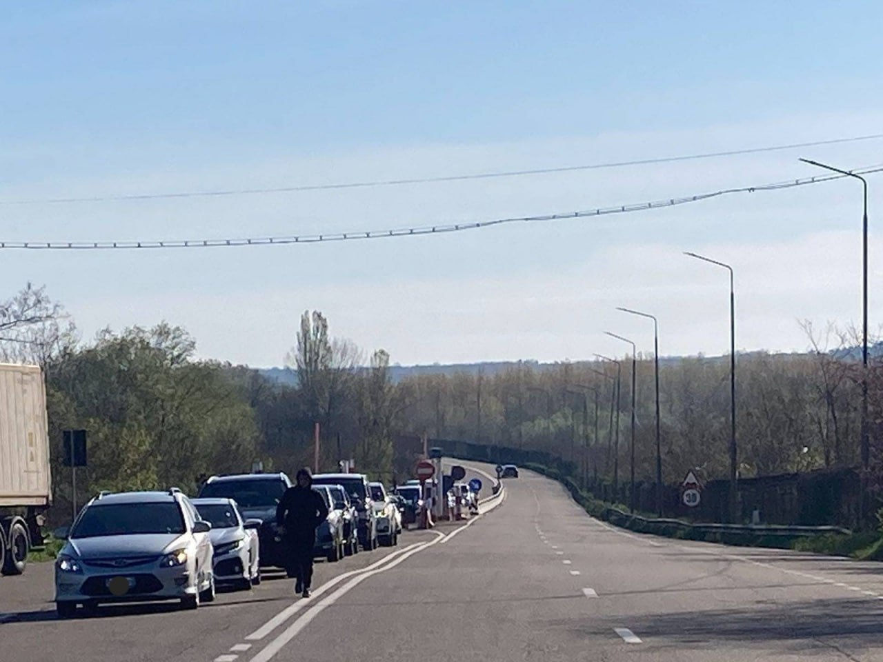 На КПП в Скулянах и Леушенах образовались очереди на выезде из Молдовы.