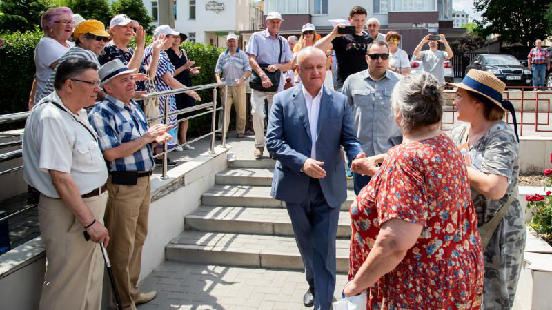 Додон считает, что Молдове поставили невыгодные условия получения статуса кандидата в ЕС.
