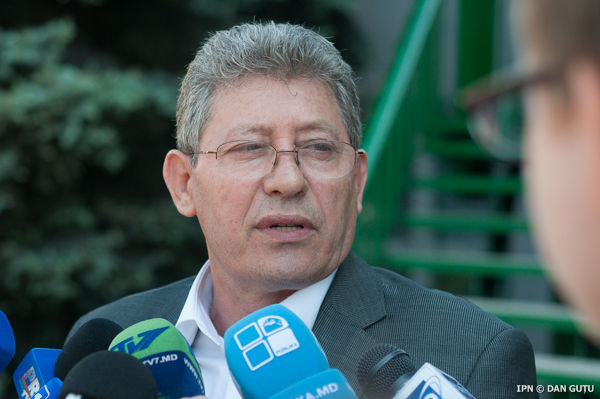 Mihai Ghimpu spune că cele două partide în realitate nu-şi doresc reformatarea puterii şi vorbesc despre aceasta numai ca să mai câştige nişte voturi de la cetăţenii dezamăgiţi.