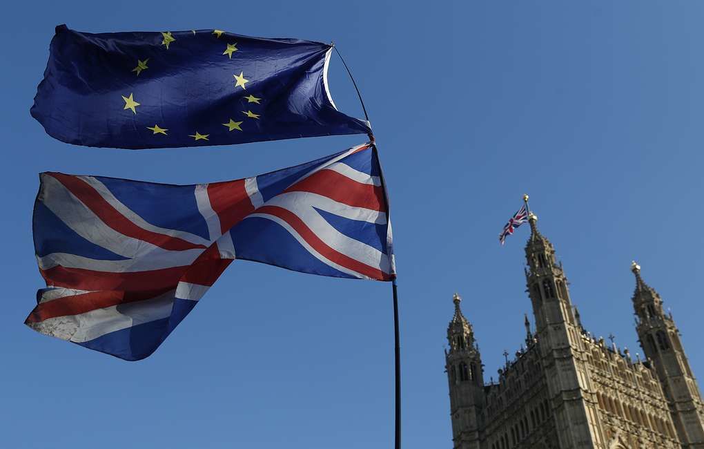 ЕС отказался давать Британии отсрочку по Brexit.